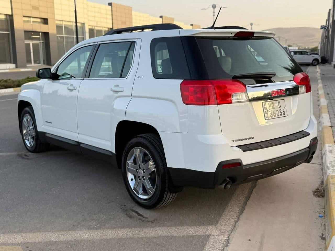 جمسي تيران موديل2013خليجي محرك6سلندرفول فول موصفات ماشيه45الف كيلو متر سياره جديده حيل بيها صبغ جملغ بدون دواخل كير محرك مكفوله عنوان سليمانيه السعر158بيها مجال***********
