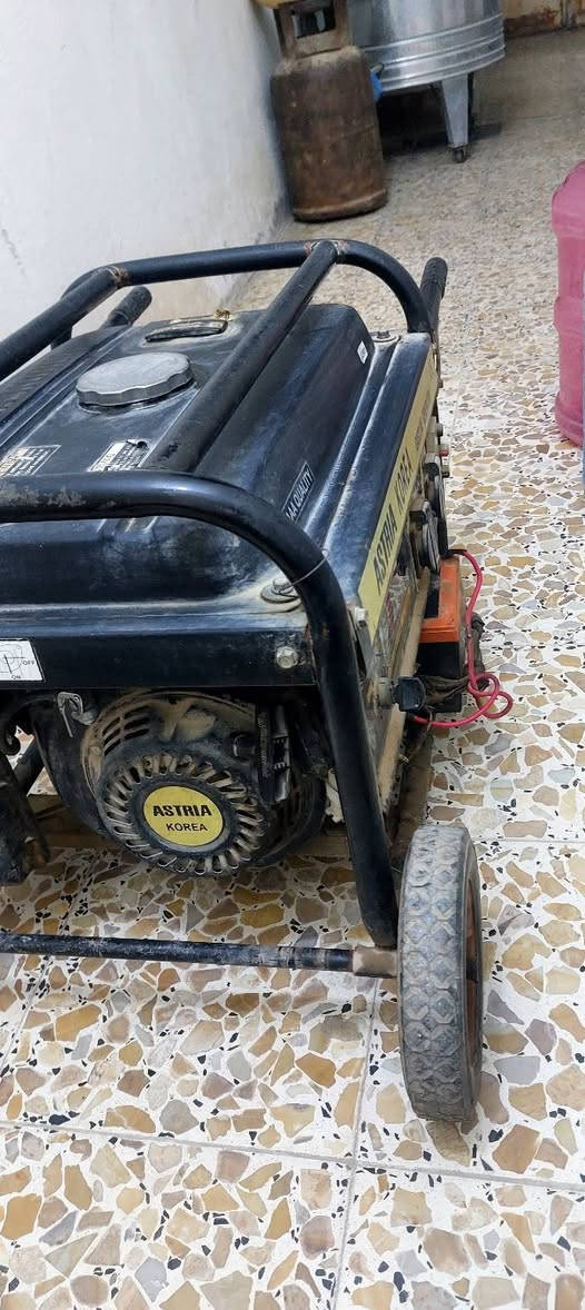 السلام عليكم مولده للبيع جديد وابيعه على فحص السعر 135 وبيه مجال قليل للشراي
مكاني نجف شارع المطار مقابيل باب الخروج مال مطار 
***********
