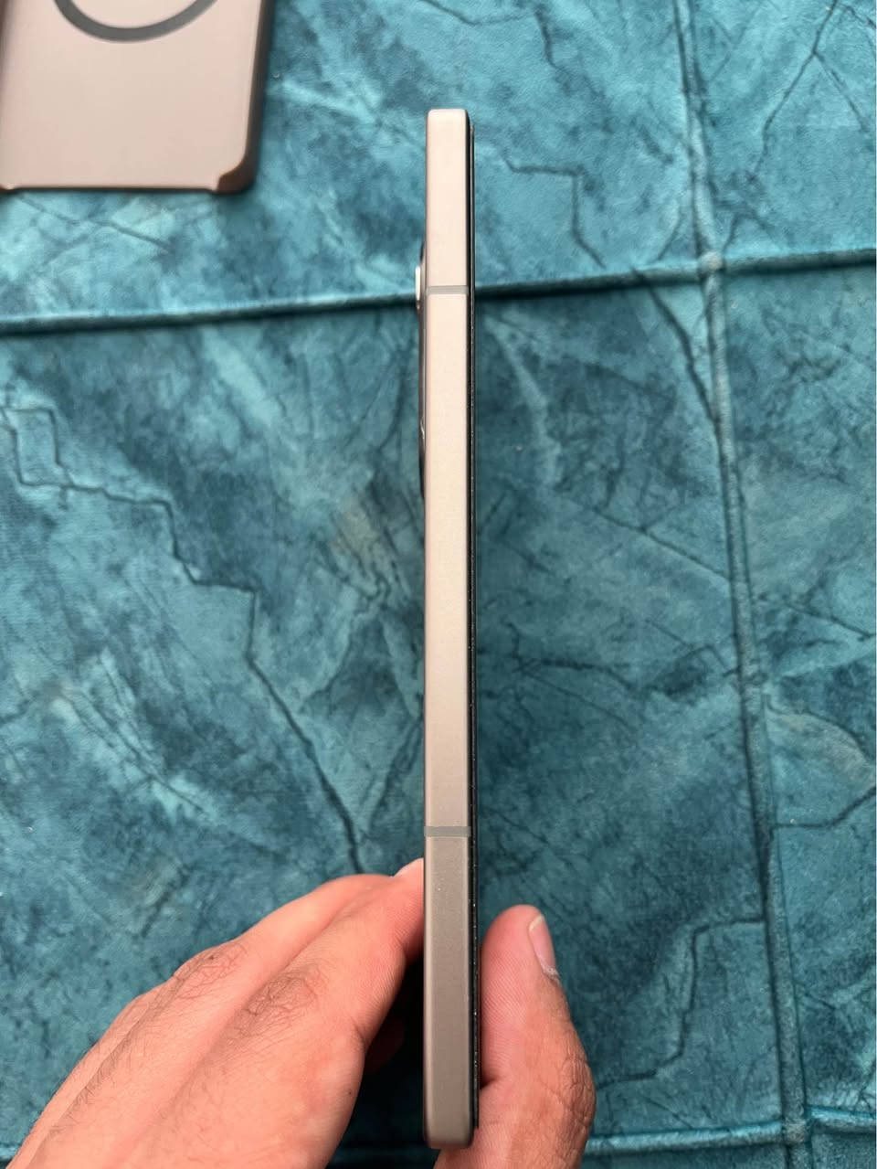 للبيع Infinix Note 50 Pro+ 5G

• الشاشة: AMOLED حجم 6.78 إنج، دقة FHD+، معدل تحديث 144Hz
• المعالج: MediaTek Dimensity 8350 Ultimate (يدعم 5G)
• الذاكرة: 12GB RAM + 256GB تخزين
• الكاميرا الخلفية: 50MP رئيسية OIS + 50MP تقريب بصري 3X + 8MP عريضة
• الكاميرا الأمامية: 32MP
• البطارية: 5200mAh
• الشحن: سريع 100W + شحن لاسلكي 50W
• الشبكات: 5G / 4G / 3G
• الصوت: سماعات ستيريو من JBL
• الحماية: IP64 مقاوم للغبار ورذاذ الماء
• البصمة: تحت الشاشة
• النظام: Android 15 + XOS 15

📦 الحالة: جديد صار 15 يوم من اشتريته والوصل مالته موجود 
💰 السعر: 295 الف وبي مجال 
📍الجهاز جداً نضيف وكل ملحقاته موجودة النجف, العراق


**إذا كنت صاحب هذا الإعلان وتريد حذفه لأي سبب، رجاءا أرسل رسالة إلى الدعم الفني**