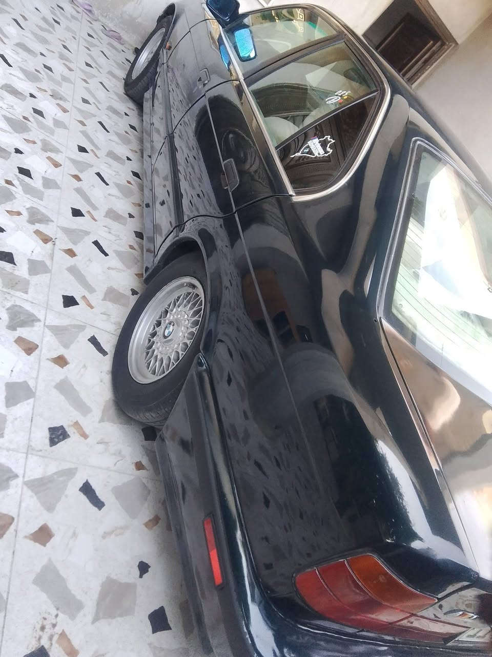 السلام عليكم BMW 525 موديل 91
رقم بغداد انجليزي محرك غير شرط صبغ جمالية السعر 65 
الرقم : ***********
