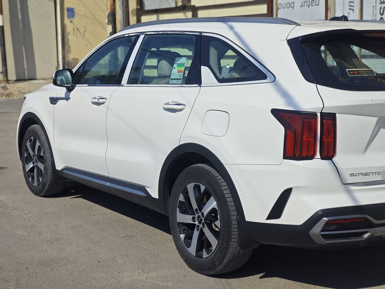 سورنتو 2023 وكاله نيم فول (1/1) 
مكفوله كفاله عامه من الصبغ والتبديل والفتح 
محرك 4 سلندر 2500 / ماشيه 58 الف كم حقيقي 
رقم اربيل دولي تريد تحويل او وكاله
محرك وكير مكفولات اسبانه ماممدوده عليهن شرط

السيارة جديدة وجاهزه وبعدها بريحه الشركه 
العنوان بغداد حي الجهاد 
للاستفسار/ *********** واتساب او اتصال
