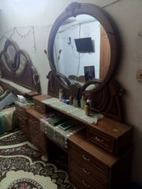 غرفة خشب ثقيل • مستعجل • قابل تفاوض