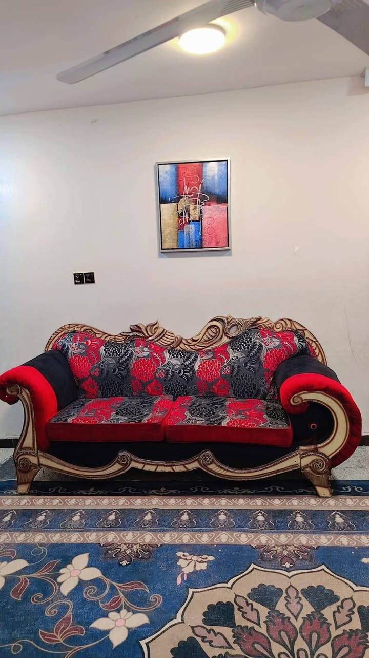 نص تخم 5 مقاعد نظافته 95% السعر 150 الف للحجز والاستفسار واتساب ***********
