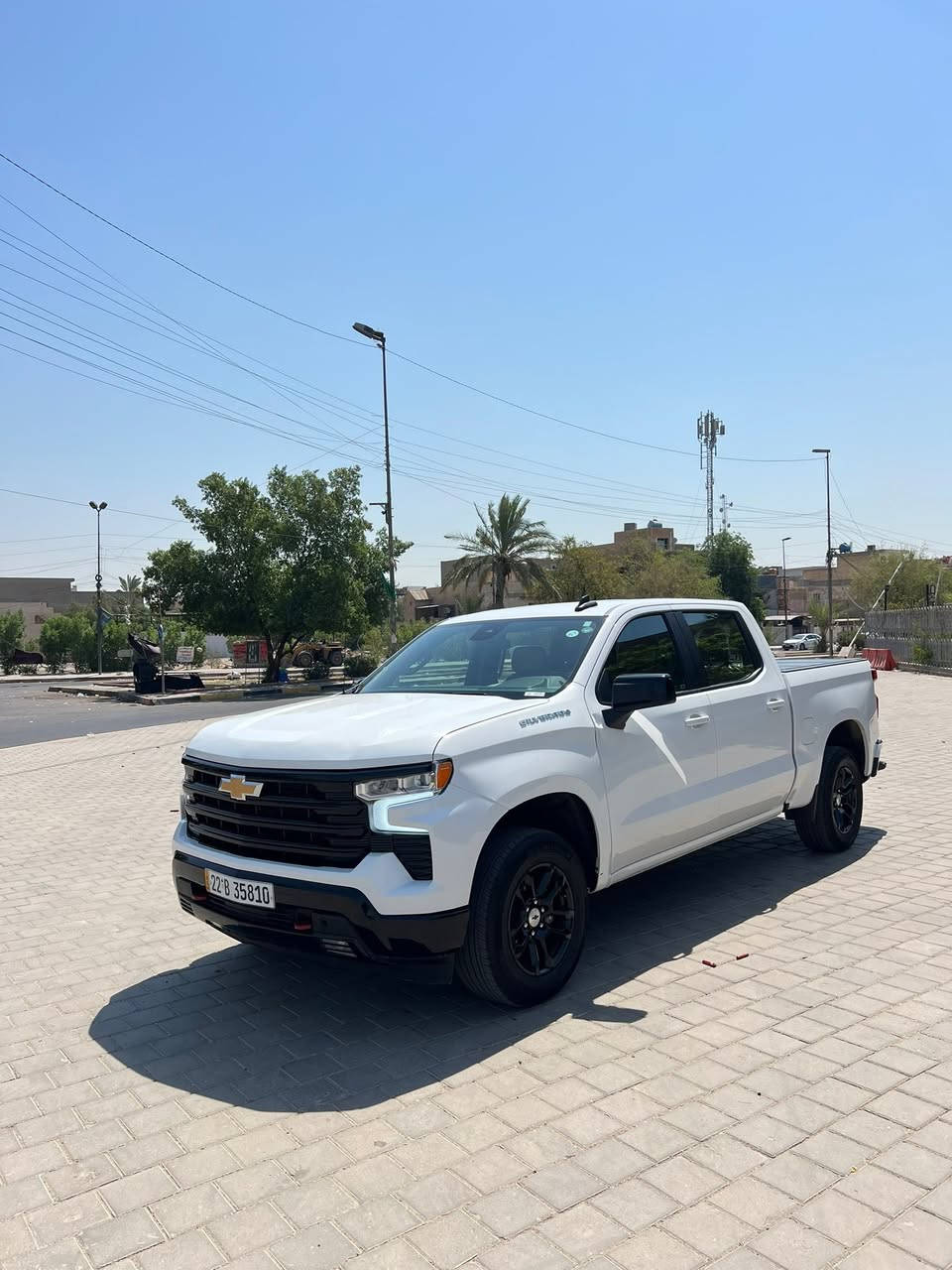 السلام عليكم 
شوفر سلفرادو 2025  5300 V8 RST
موصفات شاشه و بصمه وتشغيل عن بعد و كشن كهرباء و تدفى كشنات و رادار امامي و جانبي و مثبت سرعه. 
حادثها موضح بالصور مبدل بنيد و جاملغ وبدنه 
ماشيه 17000mi رقم اربيل  السعر (315$) 
مكان سياره بغداد شارع فلسطين 
***********
