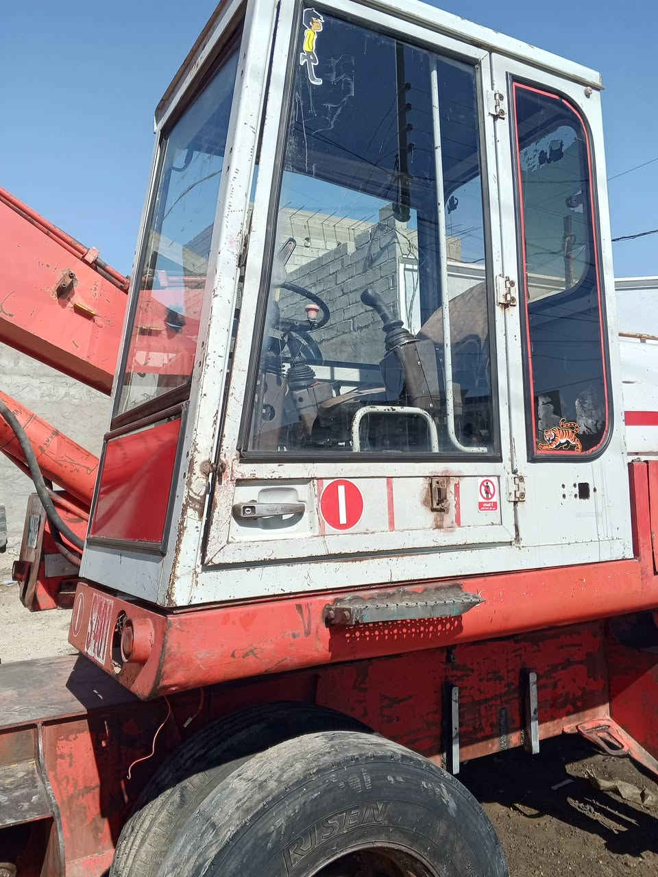 سلام عليكم حفارة بوكلن للبيع موديل 84كهرباء شقاله مكانهة بغداد حي الجهاد السعر85ورقه رقمهة انبارالماني *********** اوبيهة مجال
