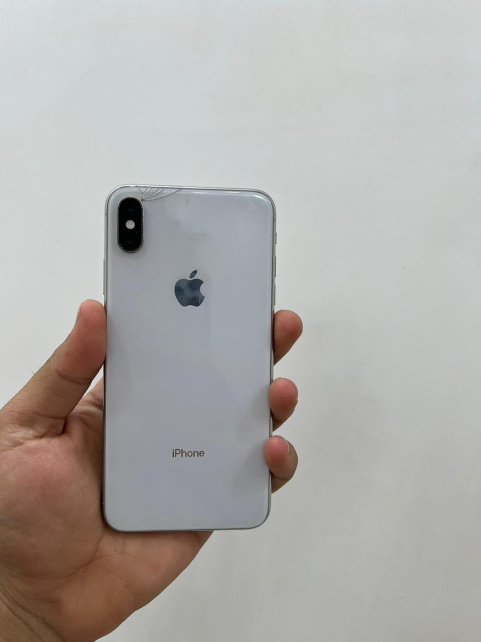 السلام عليكم 
ايفون اكس ماكس ذاكره 256
بطاريه 73 شحنه زين ميصرف هواي 
جهاز ما مفتوح بيه اي شي تفحصه وين متريد  بيه فطور بل اكلاسه وما مأثره وهاذ لفطر بضهر هم ما مبين ومايك الاتصال مرات يشتغل مرات لا افلاته تبدلهة بخمس تالاف 
سعره 150 وبيه مجال مو شراي لاتعبني لان ميسوه 
بغداد ***********
