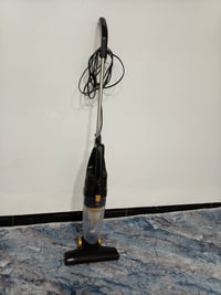 مكنسه بشرط كل عيب مابيها سعر 35 الف 07715142506