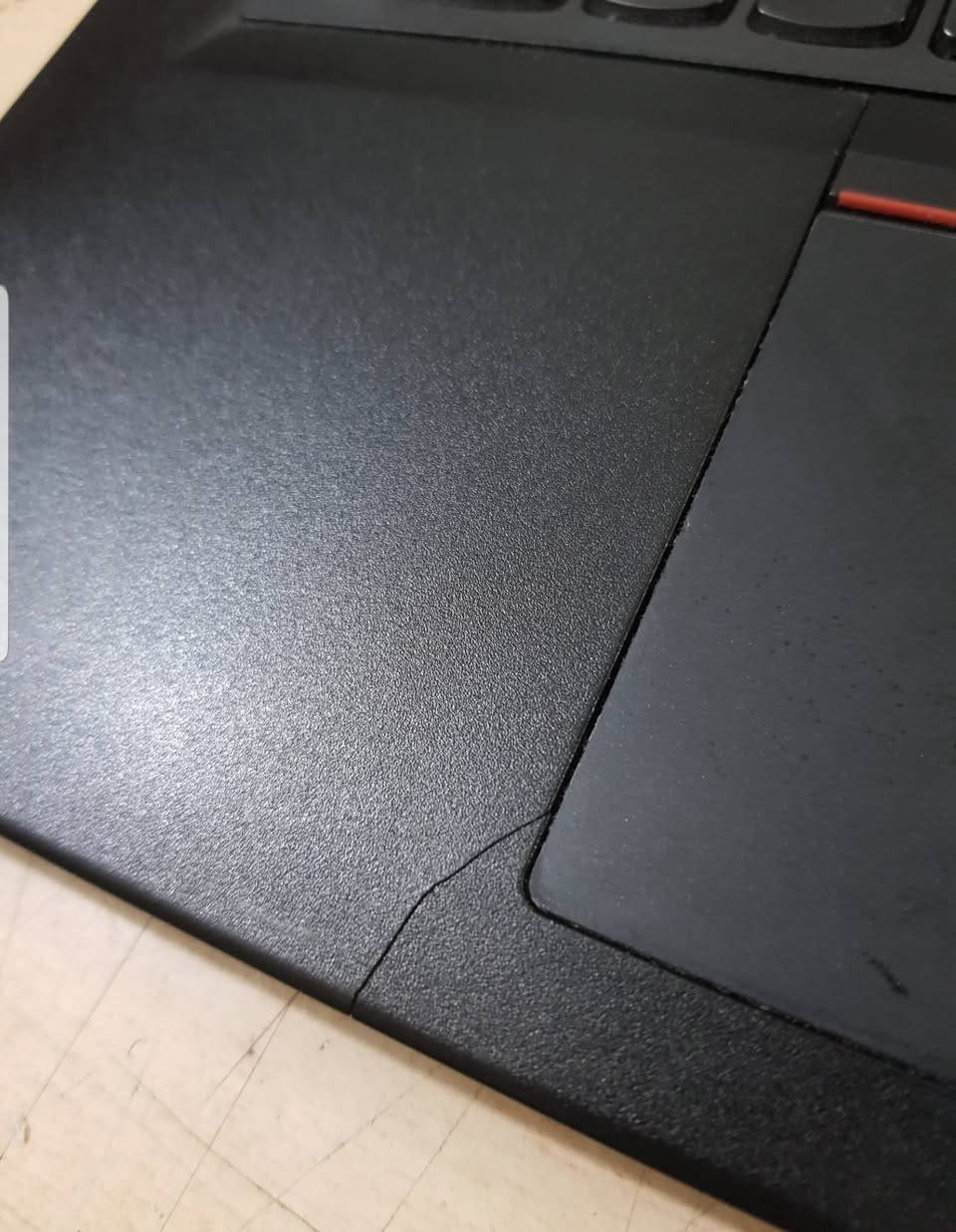 تحية طيبة .. لابتوب لينوفو كور اي 5 الجيل الثامن ورام 4 كيكا وهارد hdd 500  عادي حجم الشاشة  14 شاحنة تايب C بطارية قوية تشتغل اكثر من 3 ساعات وندوز 10 اصلي
سعرها 130 الف بدون توصيل و بدون ملحقات فقط شاحنة تايب C جماعة ال 120 لا يراسلوني لان نزلت من سعرها اكثر من 100 الف بسبب هاي الملاحظتين
ملاحظة : بيها فطر خفيف جدا ب 3 اماكن و موظحة بالصور و بيها ال USB جهة اليمين عاطل لكن جهة اليسار كله شغال بيها USB واحد و Type C واحد شغالات
مكاني بغداد توصيل موجود بغداد 5 محافظات 8 ***********
