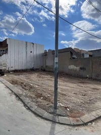 أرض • ١٣٠م • قرب آزادي