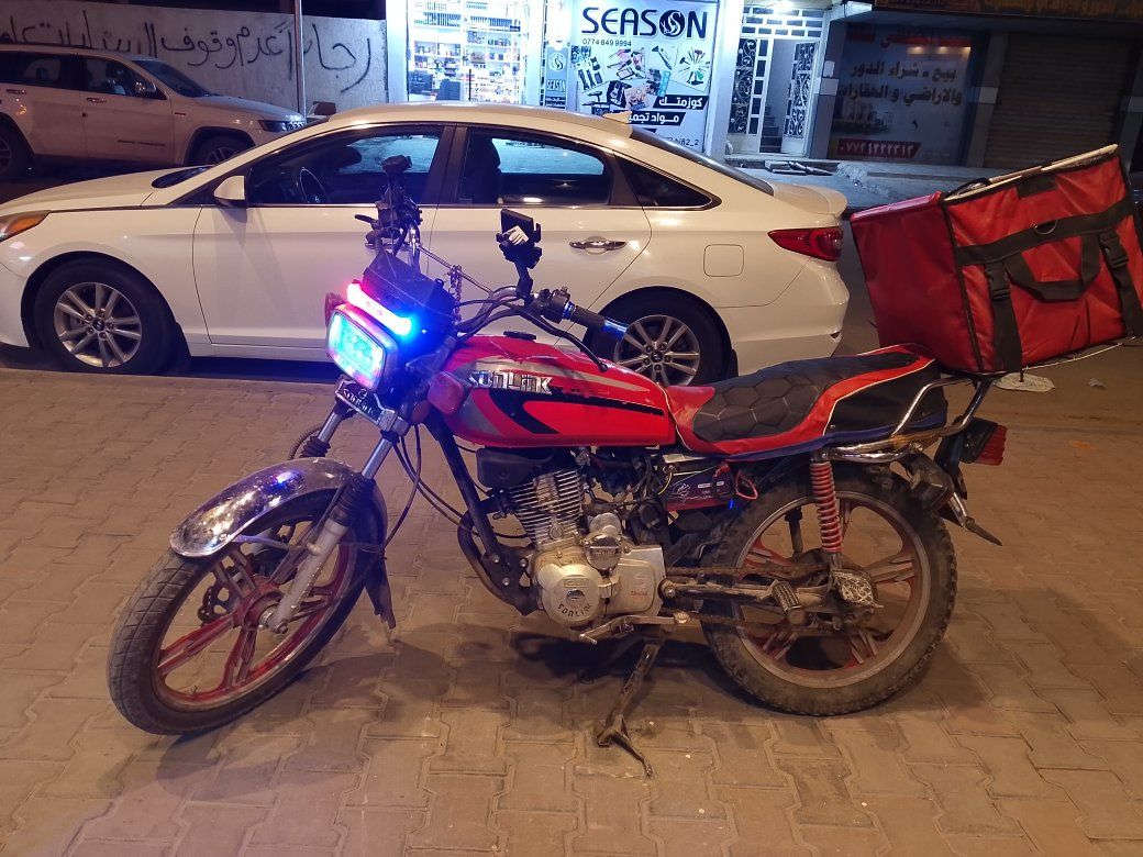 سلام عليكم دراجة ايراني سونلك 2022 دراجة نضيفة مكفولة مكينة لا تبخير لا نضوح صالنصة وعقل رياضي نقوصاتها بسيطة بيها 3 اوراق كلجات جدد لد عالي وناصي كلش قوي وبي فيدرالية السعر500 وبيها مجال عنواني بغداد الغدير
***********
