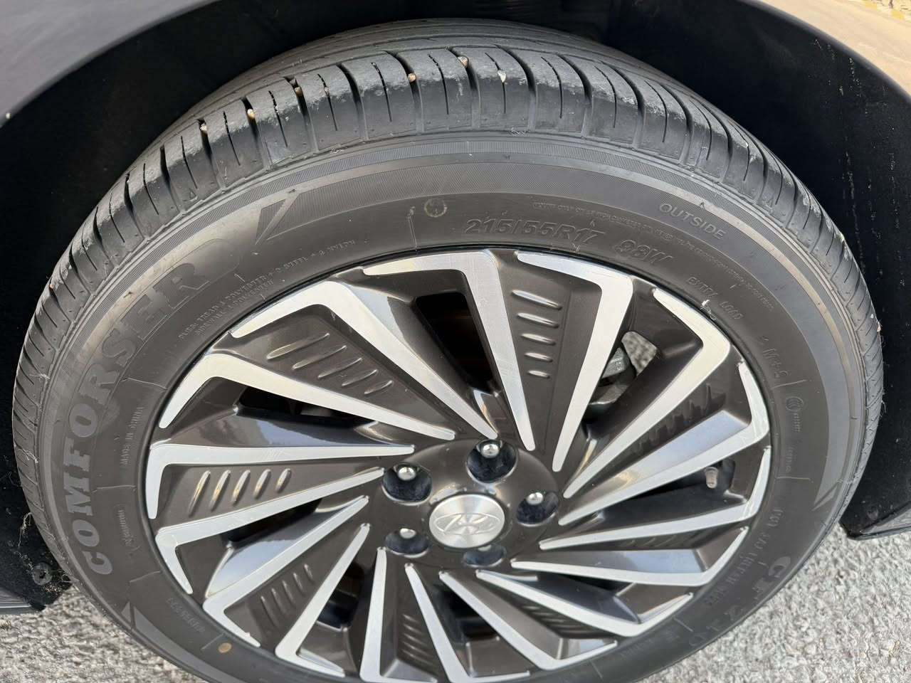 السلام عليكم سوناته للبيع وارد امريكي موديل 2023  رقم بغداد تحويل ثاني يوم مكان الفلوجه بنيد صبغ السونار مرفق ويه الصور السياره جديده بمعنى الكلام السعر مناسب مكلف بالنشر صاحب السياره رقم موجود اتصل وتدلل
استفسار ‭0781 069 0881‬
