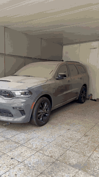 سلام عليكم ورحمة وبركاته دورنكو 2023Rt
فول لأخير موصفات معروفه وموضحة بالصور
سياره جديده  اني مستورده على ايدي 
مكفوله من صبغ والإرباك وشخط ولبارد 

1ماشيه بامريكيه 14300m
‏2 ماشيه بالعراق 15200m
حادث سيارة دعاميه اماميه فقط اشتريت دعاميه اصليه جديده كامله باب سائق مفتوح فقط بدون حادث 
سعره 365$
رقم هاتف ***********
