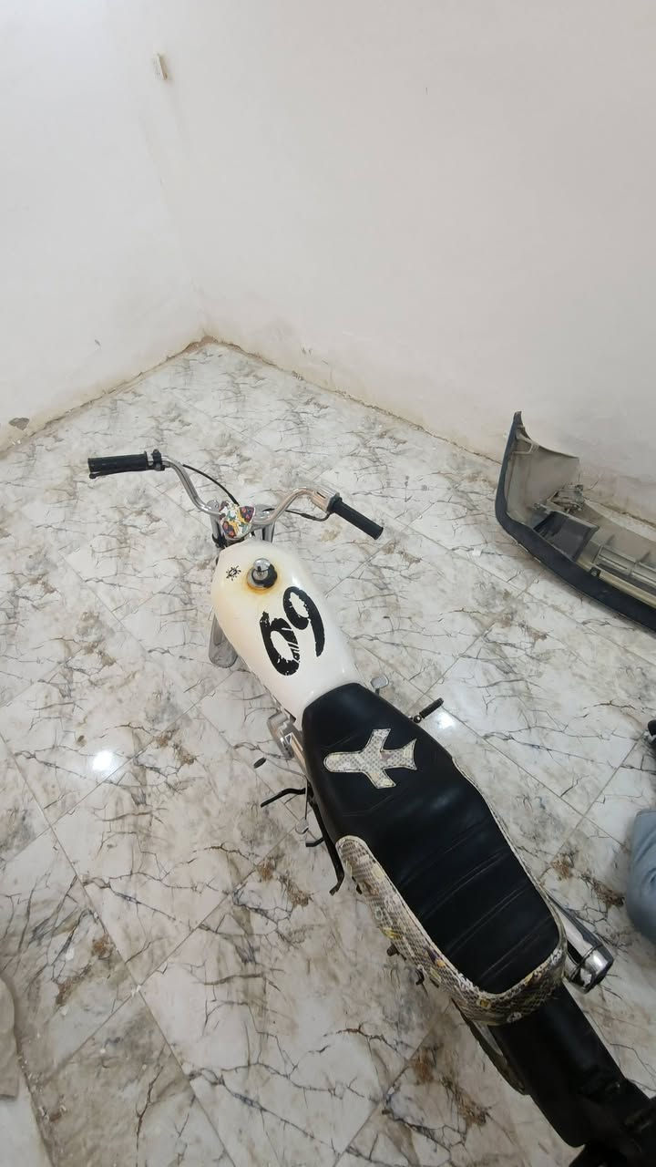 سلام عليكم دراجه كلك كلك كلك للبيع سعر 275 وبيه مجال حك الجيه مكاني نجف حي النداء الرقم***********
