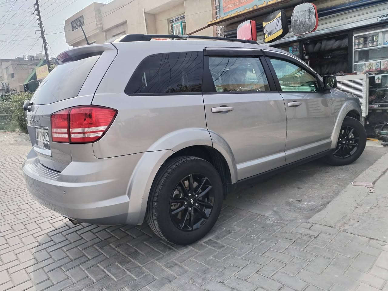 السلام عليكم ورحمة الله وبركاته
من رخصة الاخ الآدمن.

دوج جورني 2020 ماشية 80 الف ميل حادث بنيد وجاملغ ايرباك طاگ.
4 سلندر بصمة تبريد 3 قطع كرسي السايق كهرباء حساس خلفي
السيارة بدون نواقص ورقم بغداد بإسمي
متواجد بحي الإعلام
***********  / اتصل وبيك خير وتدلل.
