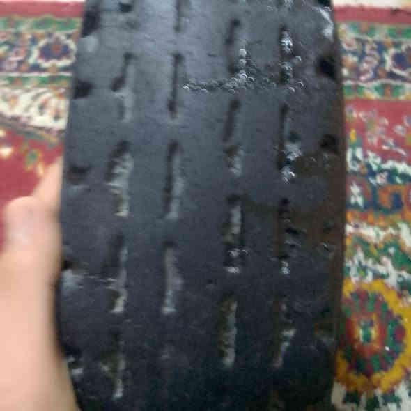 سلام عليكم تاير واحد جبلي اصلي مال شركة سعر 15الف مكان تاير جكوك شارع حسينيه قمر بني  هاشم يحب يتواصل ***********
