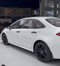 كورولا سبورت • بلاك إدشن • هايبرد ١٨٠٠