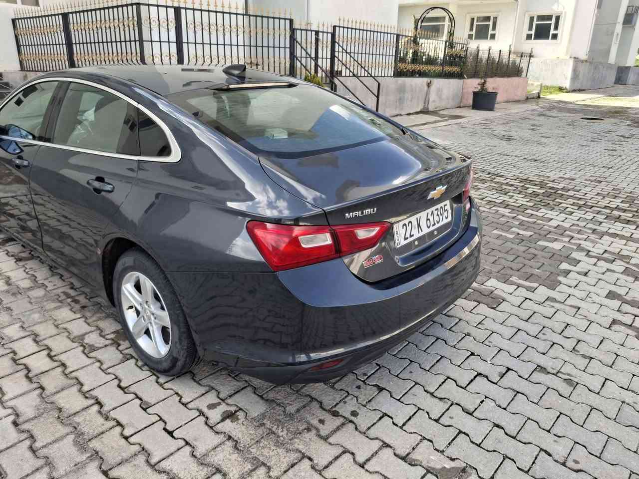 السلام عليكم ماليبو موديل ٢٠ مكفوله ماعده الدعاميه الاماميه فقط ماشيه ١٤٧ الف قطره صبغ مابيها السعر ١١٥ وحك الجيه موبايلي *********** واتساب بي
