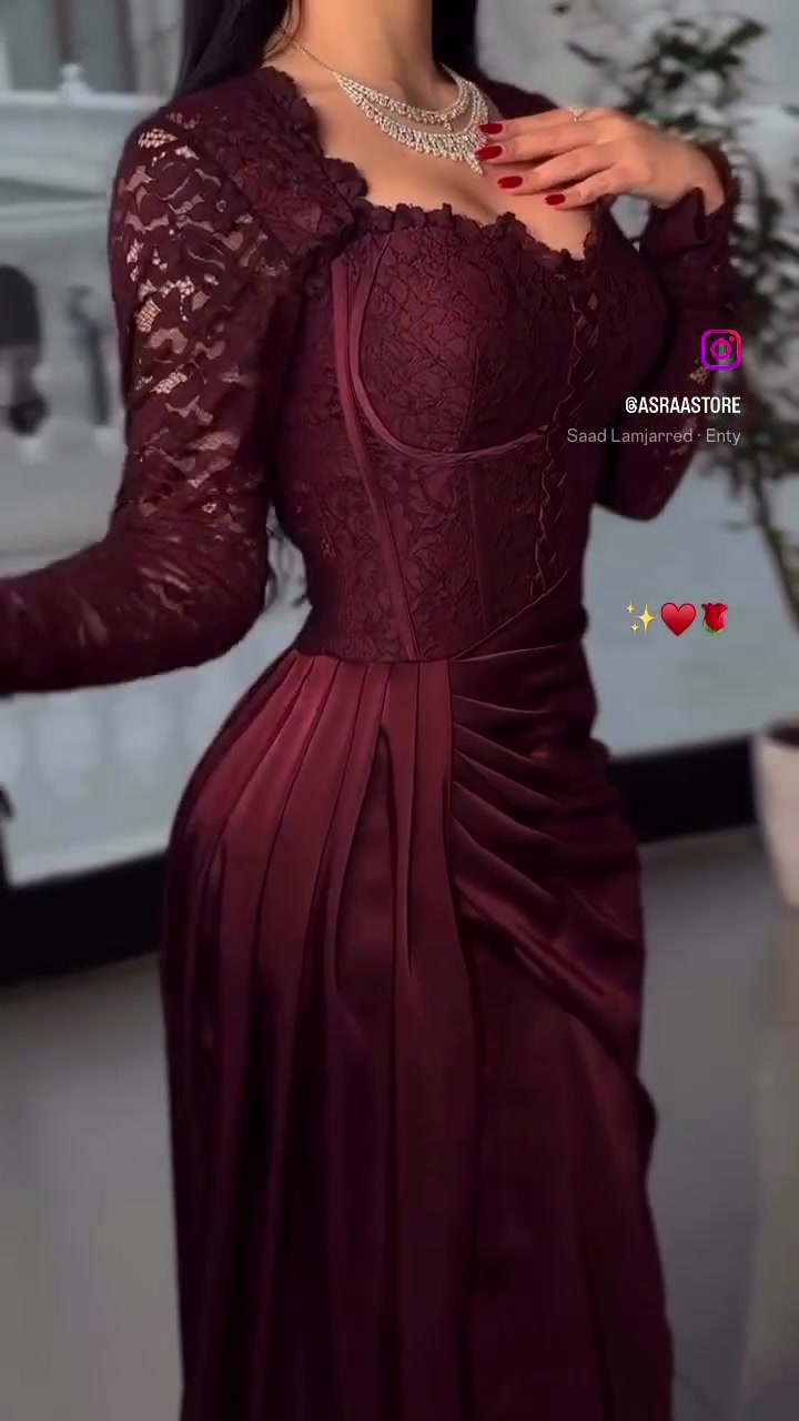عيوني عندي هذا الفستان اخذته  ب ١٥٠ جنت عارضته ٩٥ ونزلت السعر لمده يومين اريده 60 الف وعندي توصيل لكل العراق 
قياس 42
بي عيب صغير من يم الظهر انجوه بالاوتي


**إذا كنت صاحب هذا الإعلان وتريد حذفه لأي سبب، رجاءا أرسل رسالة إلى الدعم الفني**