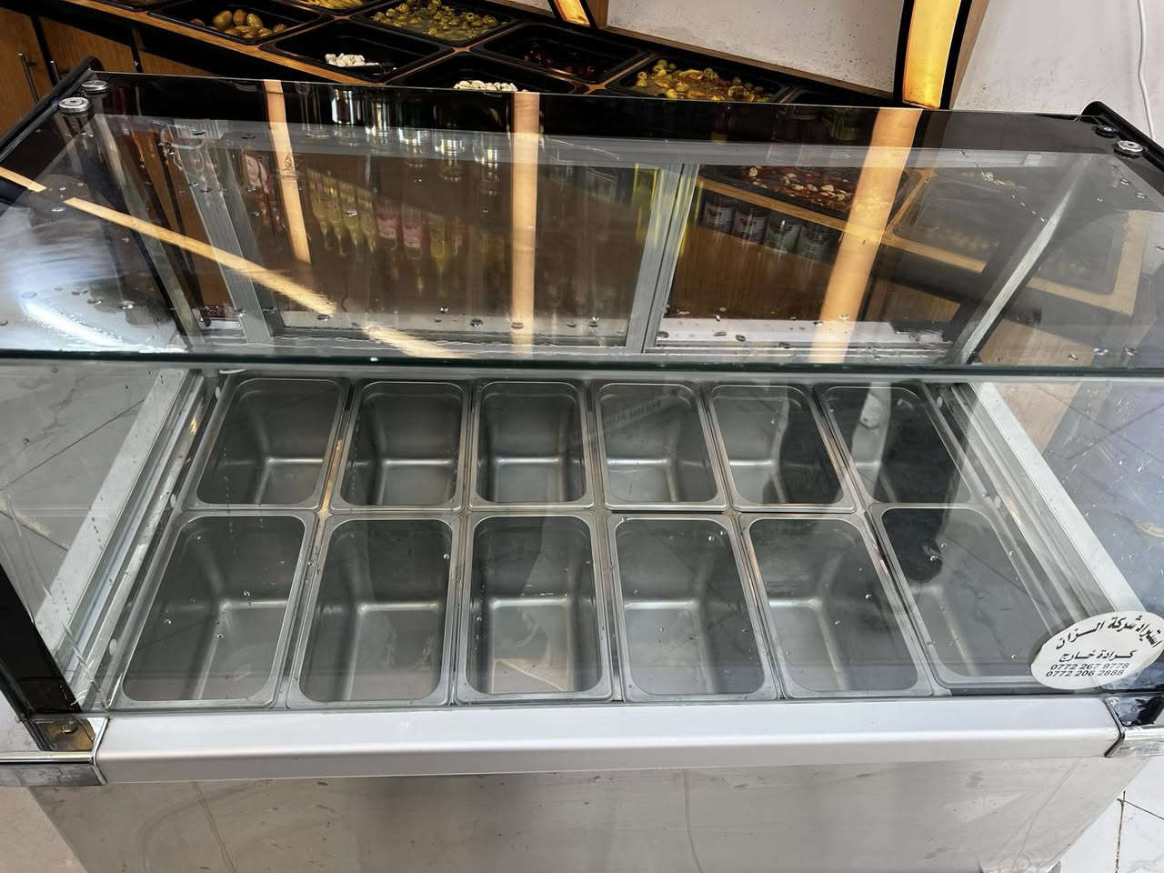 عارضة اجبان و مقبلات.  شركة الزان التركي 

اخت الجديدة استخدام 8 اشهر  12 بلانك

***********
