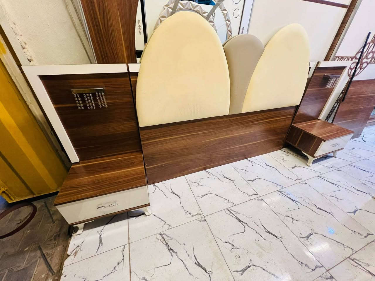 7قطع فووول نضافه95💯 500نقل وشد مجانآ بغداد متوفر توصيل محافظات بسعر مناسب للحجز خاص او***********
