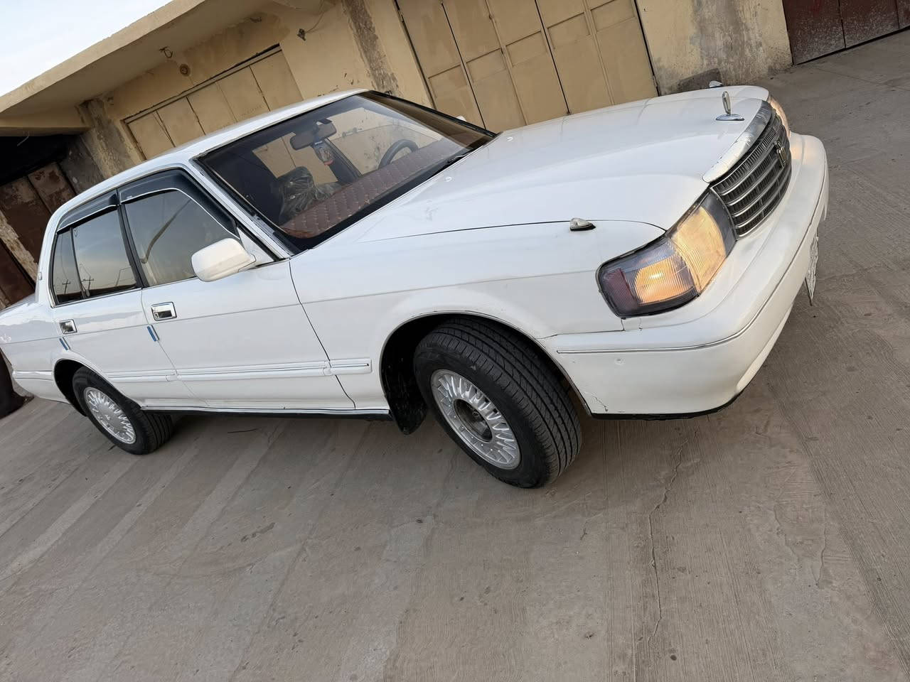 السلام عليكم للبيع بسعر مناسب ب65 وبيها مجال ويرهم مراوس
ارنب للبيع بلادي يسرى
مديل 92
  رقم صلاح الدين  بسمي سنويه  
موصفات 
فول اتوماتيك 
تبريد تدفى شغال 
سنتر لوك شغال 
غرفه جديده 
بطاين جدد 
صدر جديد 
تايرات جدد
 ايسر بلادي محرك بطه ٢٥٠٠  وكير بطه  تخم تاير مصبوغه احزام شرط بدون دواخل او دكت جاكوج 
مكفوله من كص ونقل جثه 
المكان صلاح الدين (بيجي)
 السعر 65 بيها مجال بسيط 
***********
***********
