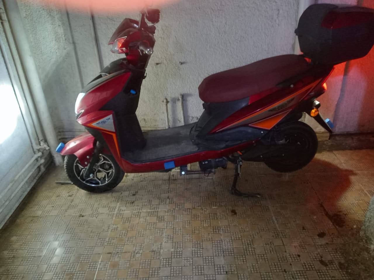 دراجه شحن A13 من شركه MTR
مواصفات 
تشغيل عن بعد 
ملف 1500
 سرعه 60 
بلوتوث 
3 سرع 
6 بطاريات 
نضام R= رجوع للخلف 
نضام P توقف تام 
لايت زنون 
ويل 12
صبغ حراري
تقطع مسافه 60 كيلو
جنطه اضافيه 
مانع سرقه 
سعر 600 لتواصل عبر رقم هاتف ***********
