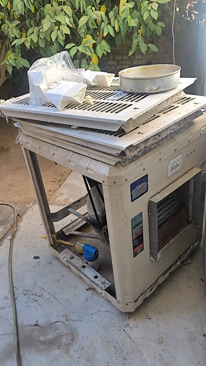 مبردات 2 للبيع وحده حجم 2500
وحده 4500 

سعرهم 150 الف 
شغالات وعيب مابيهم تفحص تأخذ اذا تريد 
الاستفسار ***********
