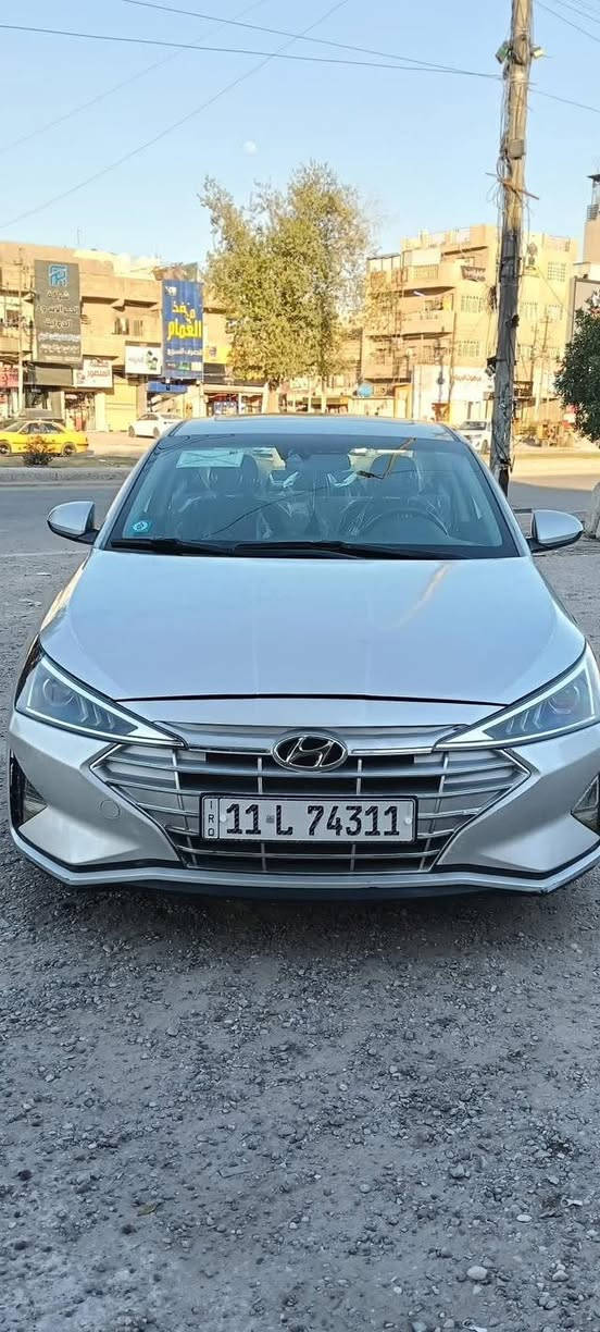 النترا وارد امريكي 2020 حادثها جاملغ وبنيد بدون دبديل فقط البنيد مبدل ابلادي والباب الخلفي الأيمن مفتوح لغرض تطبيك فقط سياره ليبل واحد بيها مكانات صبغ وبيها سونر موجود بسمي سنويه ورقم جديد وهزه جديده مكينه 2000 مكفوله على وضع شركه شرط وكير ال دي سعرها 128وبيها مجال لشراي سياره فول مواصفات 
رقم الهاتف *********** 
مكاني الدوره
