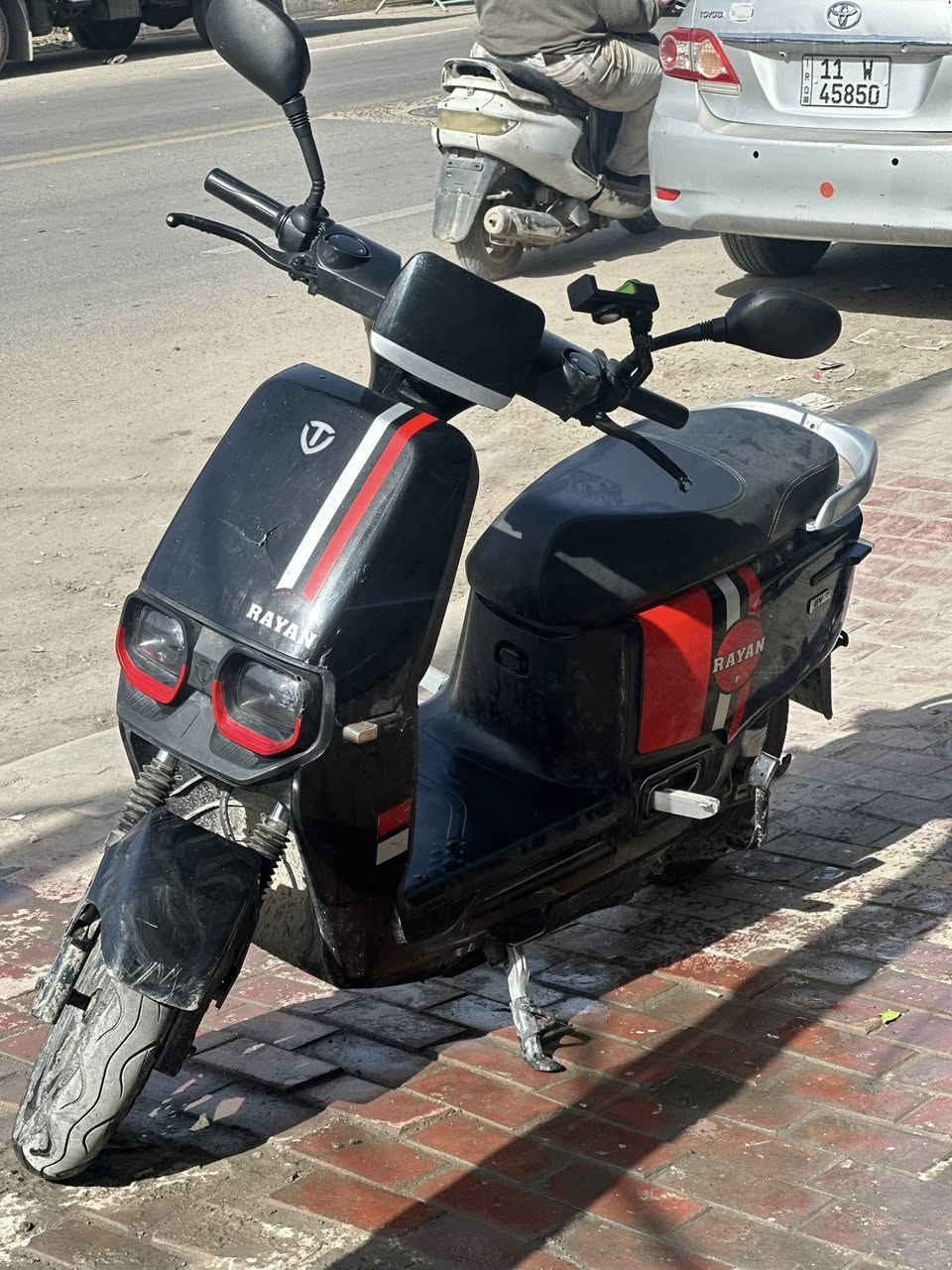 للبيع دراجة ريان ام عيون2025  بطاريات جدد عل فحص سعر 750 قفل قفل قفل  مكاني البياع شرطة رابعة ***********
