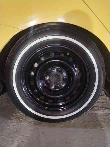 سلام عليكم تخم تاير خط ابيض للمراوس بتاير اسود تايرات انضاف الاتصال ***********
