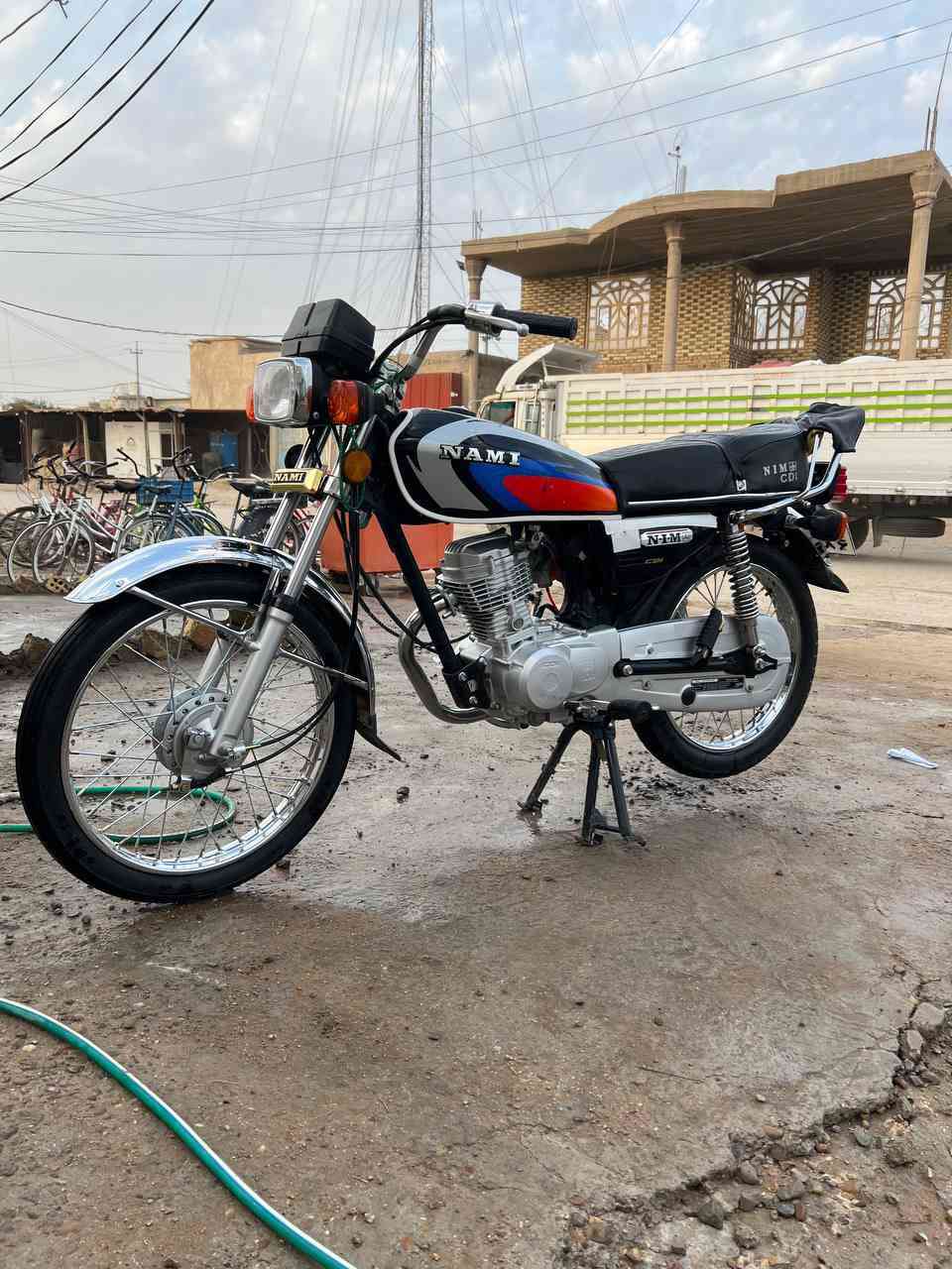 سلام عليكم دراجه البيع نامه امتيار مديل 2025 محرك 125 4 كير مكفوله من كلشي اوراق سكنر سعر 650 وبيه مجال مكان نجف حتى لو مراوس بسيفان 5 كير رقم واتساب ***********
