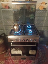 طباخ يونير مصري نضيف جدا شغال كله عل فحص سعر 140 وبي مجال للتواصل 0785...