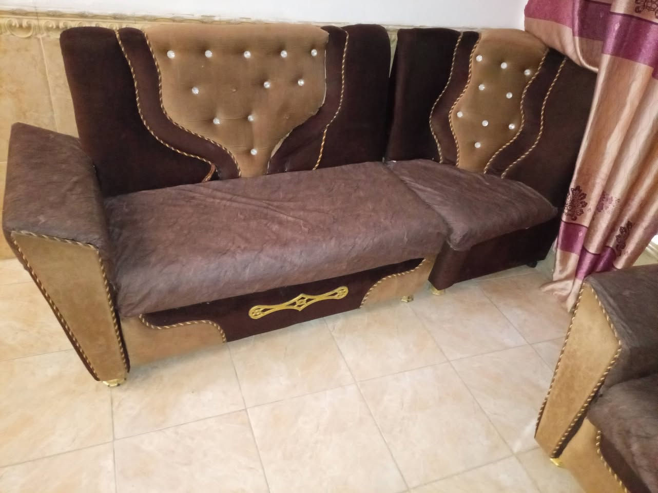 ديوان عدد القنفات 13  و6 زوايه تسكام  مابي اي ضرر  ديوان كبير ونظيف  رايدينه 400  الشراي يراسلني عالخاص


**إذا كنت صاحب هذا الإعلان وتريد حذفه لأي سبب، رجاءا أرسل رسالة إلى الدعم الفني**