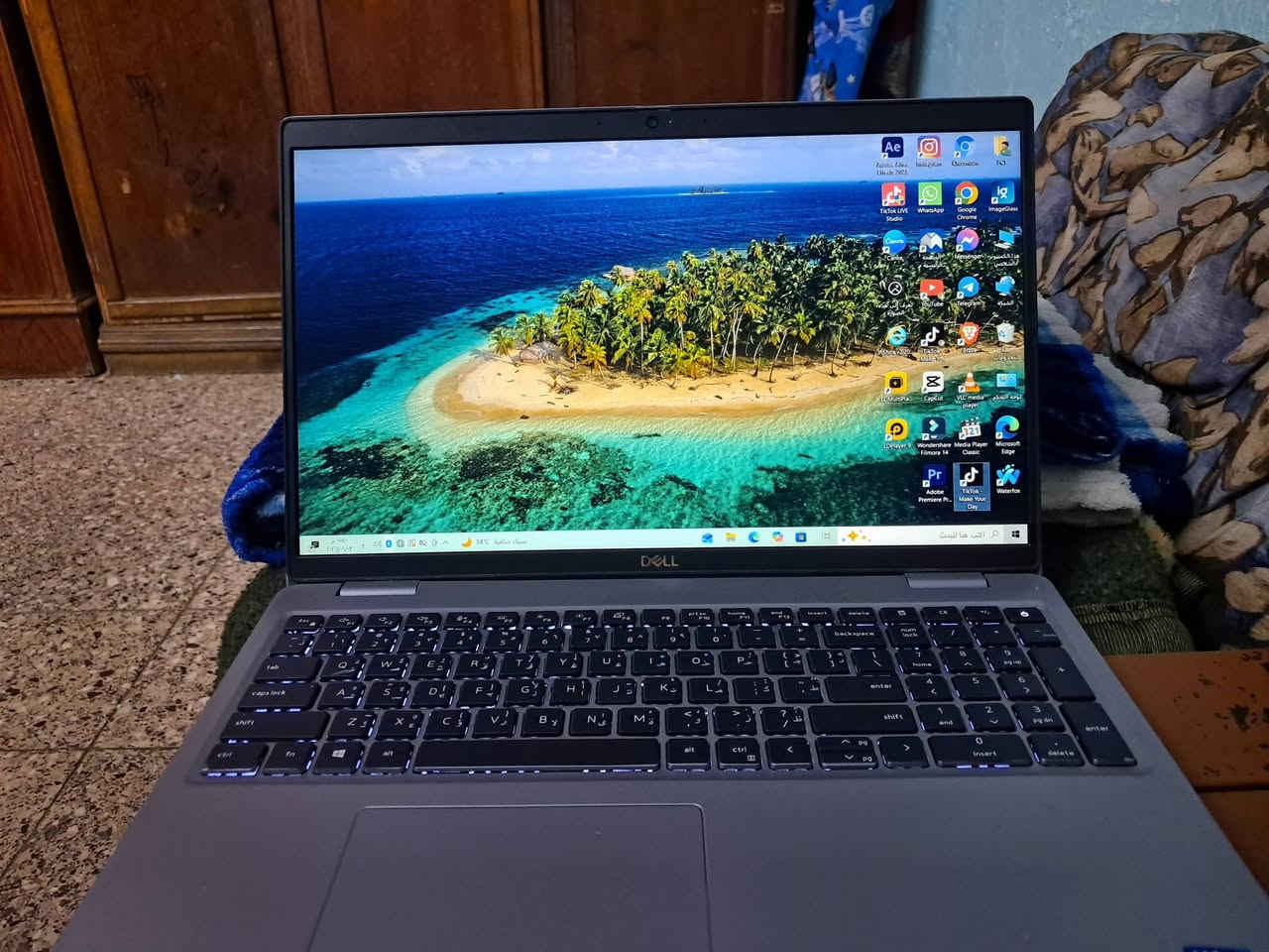 لابتوب نوع DELL استعمال أقل من 20 يوم أخذتهة ب700 رايدهة ب650
عنواني بغداد مدينة الصدر التواصل على الرقم ***********
