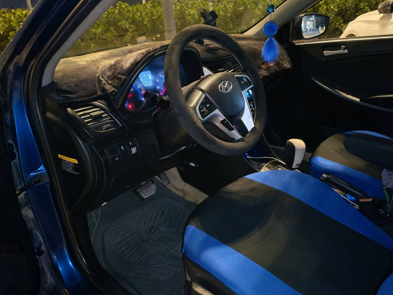 السلام عليكم أكسنت وارد أمريكي مديله 16جاهزه ومكفوله من الصبغ وبسمي سعره80ورقه وبيه مجال شويه رقم لموبايل[***********,]
