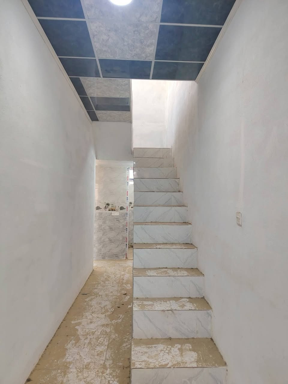 بيت للايجار
بيت للايجار حي الانتصار شارع 60 خلف جامع الغرباء مساحة 100 متر يتكون من غرفه وهول واستقبال ومطبخ ومشتملات وبيتونه سعر الايجار 225 ألف للتواصل

***********
