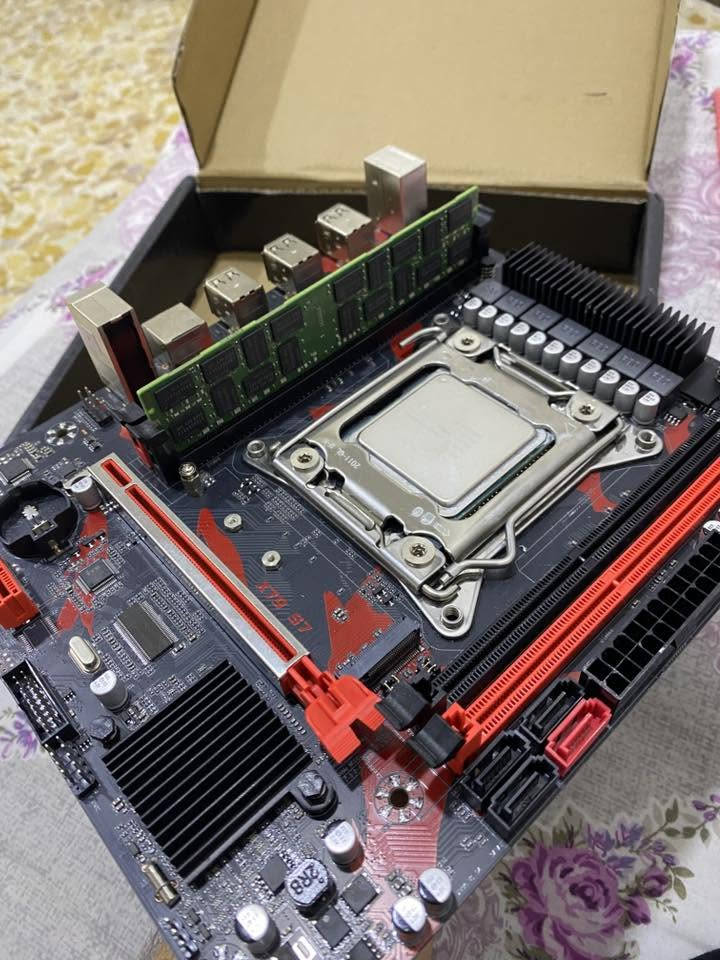 بوردين واحد منهم وياه رام و معالج ddr3 واحد بس بورد بس يدعم ddr4 الخلل بيهم بناتهم معوجه الي يفديهم 30 ويا التوصيل


**إذا كنت صاحب هذا الإعلان وتريد حذفه لأي سبب، رجاءا أرسل رسالة إلى الدعم الفني**