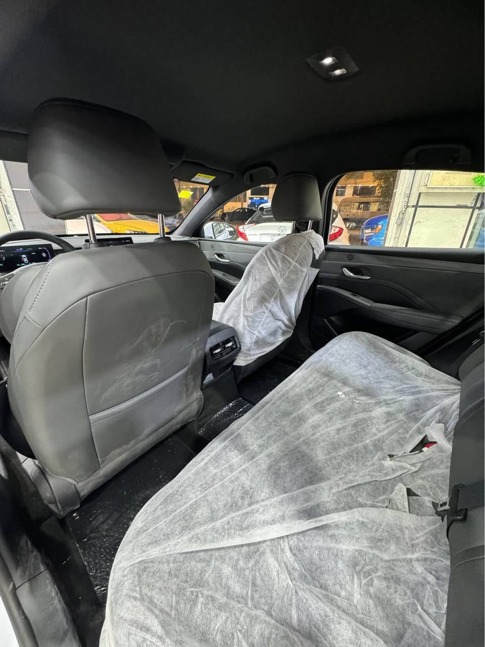 Byd جين بلاص 
2025 
ماشيه 300 
مرقم مثبت لوحات وجاهز 
داخل جلد زيتوني 
شاشه محدثه 
تشغيل عن بعد 
تشغيل بصمه 
حساس خلفي 
كامره 
التفويله تمشيك 2100 كم 
*********** 
*********** بغداد, العراق
