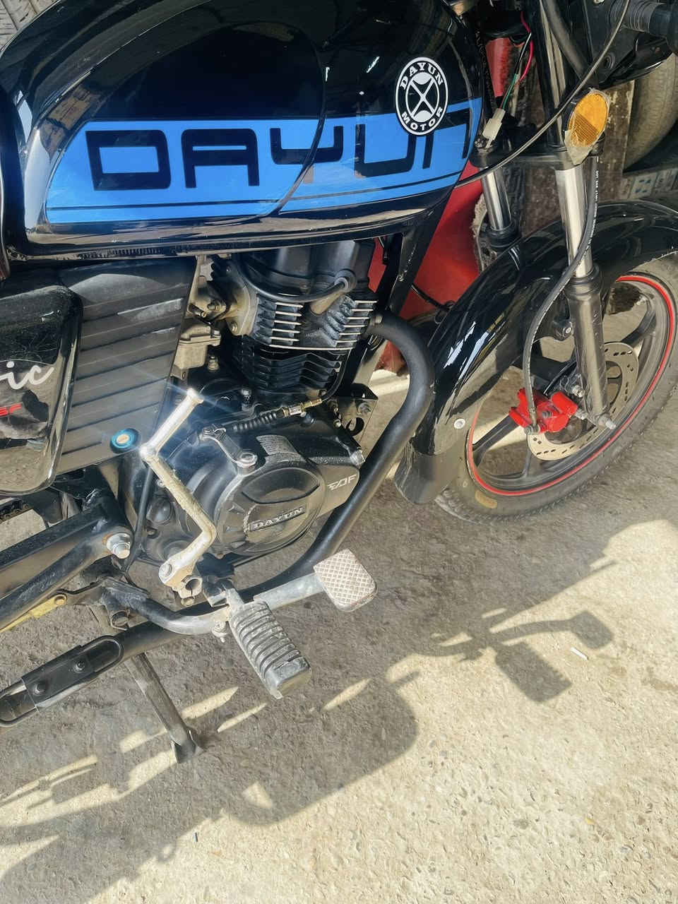 سلام عليكم دايوان مديل 2026 مكينه 2023 دراجه خير من الله كامله وراق سكنر سعر 1300وبيه مجال شراي يتصل ***********
