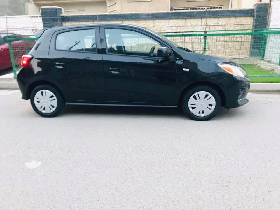 السلام عليكم 
(( للبيع أو مراوس ))

ميسيوبيشي ميراج موديل 2023 وارد امريكي 
بدوووون ايرباك ( ما طاك بيها ولا ايرباك ) 
گير اوتوماتيك 
رادار امامي لمنع التصادم في حالة عدم الانتباه
نظام مانع التزحلق ABS ( ما تشحط ابد )
وجام كهربائي 4 بوب 
كامرة خلفية دوارة وية فرة الاستيرن وبلااادية وليس عمل 
تحكمات ستيرن جهتين 
المُري الجانبية تتحرك كهرباء 
بدون دوانز نهائياً وشرط على البانزين العادي 

السيارة حادثها الدعامية الامامية فقط وبيها بارد بالجاملغ الامامي اليسرى وباقي السياره كلها مكفولة يعني السيارة قطرة صُبغ مابيها بدووون أي صُبغ السيارة جديدة بمعنى الكلمة نظافة الداخل والخارج نظافة 100% وبشوف العين احلى من الصور 

و مكاني بغداد 
للاستفسار اكثر 👇
☎️ ***********
