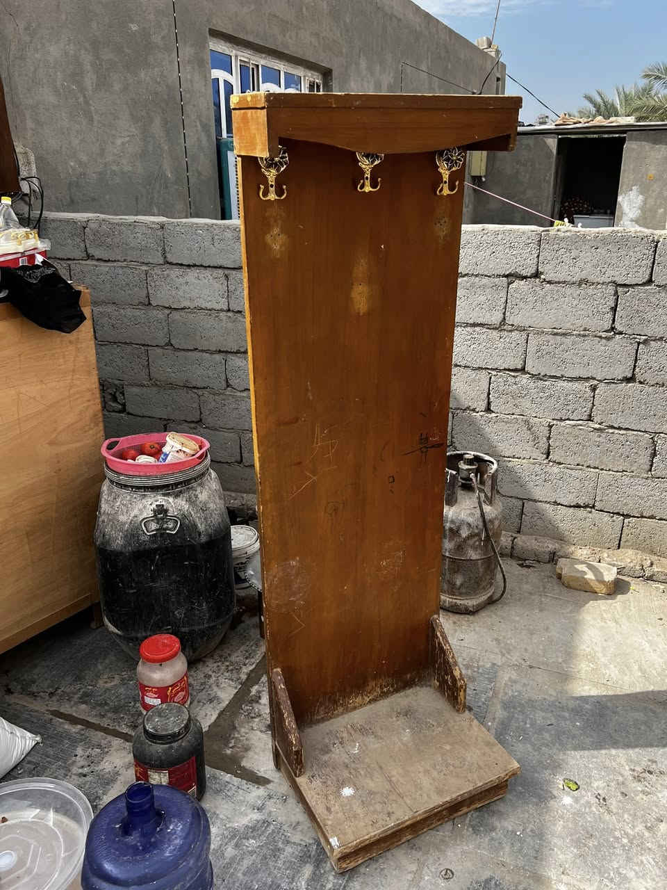 سلام عليكم خشاب للبيع نص عمر قيم وخذ  للتصال ***********
