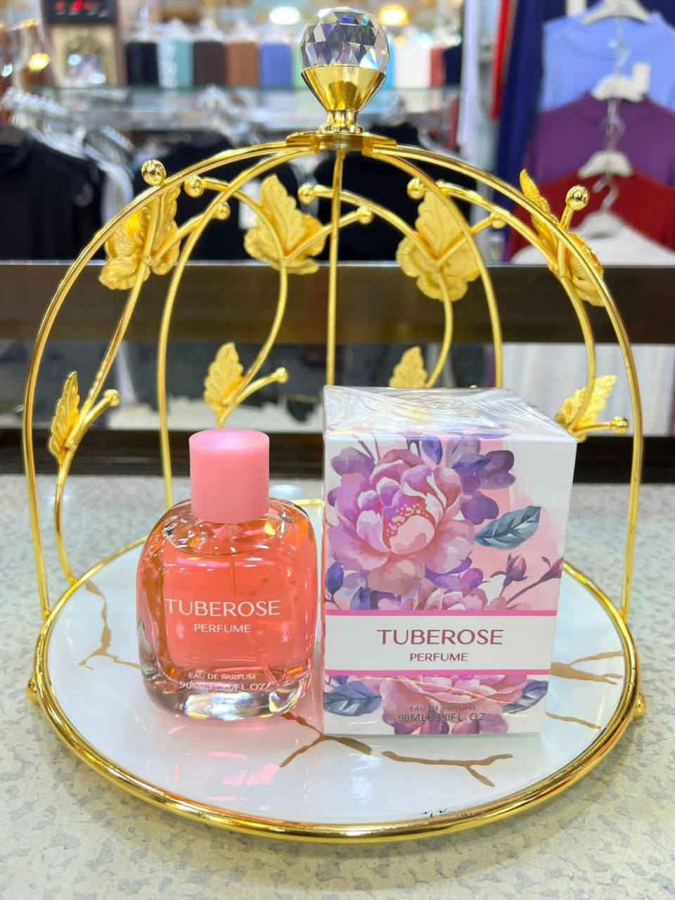 عطر زارا Zara  الاصلي 🤍
 عطر كلاسيكي يناسب جميع الاذواق✨
عطر زارا  نسائي لا يحتاج  إلى الكثير من المقدمات مجموعة عطور  زارا النسائية  هي واحدة من أرقى و أفخم ماركات العطور العالمية التي اكتسبت  رواجاً مِما جعلها تستحق الإختيار  
عطر زارا نسائي من ارقى وافخم العطور  عطور تجنن وثباتية عالية

السعر ١٠ الاف


**إذا كنت صاحب هذا الإعلان وتريد حذفه لأي سبب، رجاءا أرسل رسالة إلى الدعم الفني**