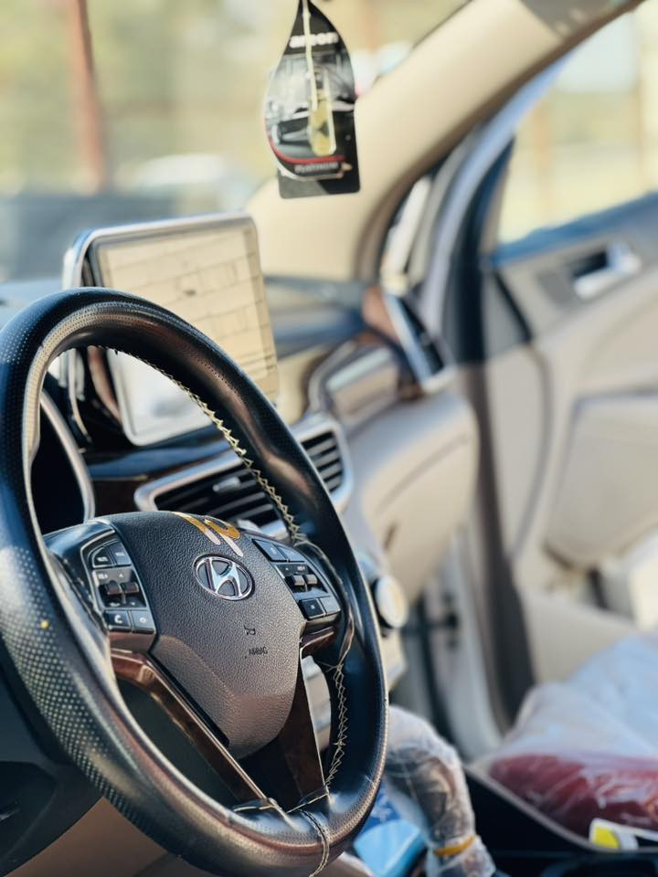 سلام عليكم توسان 2019 خليجي سياره جديده مكفوله من الزلغ ماشيه 96 فول موصفات ماعده البني رامه السعر 197 وبيهه مجال بصيط ***********
