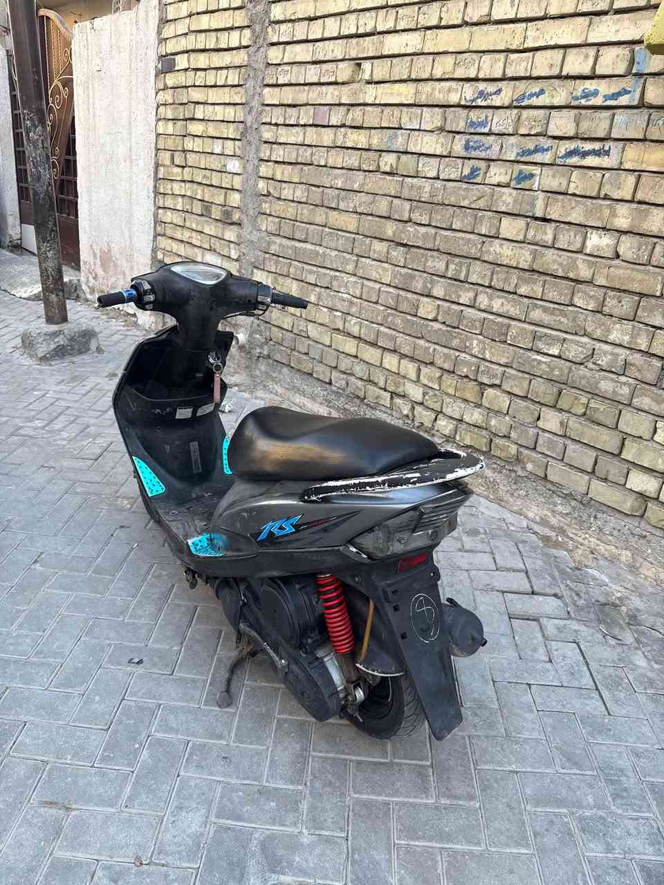 الدراجة ماكس عدله للبيع نضيفه مثل البل صوره منزلها رمبه كامله غراضها كلهة مختمه مكينه كفرات كلشي كامل بيها 
السعر 650 وبيها مجال 
الرقم *********** مدينه الصدر الفلاح
