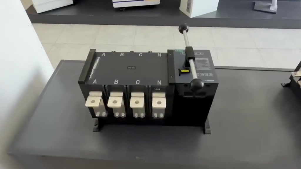 💥ATS ( 630 A  - 400V )
⭐️بمواصفات عالية وميزات مختلفة 
⭐️من استيراد شركتنا إنشاءات الرافدين للطاقة الشمسية .
☀️بضمان سنة وخدمات مابعد البيع ✌️

الكوت / العامري _ مقابل محطة وقود البوابة 
***********
***********
