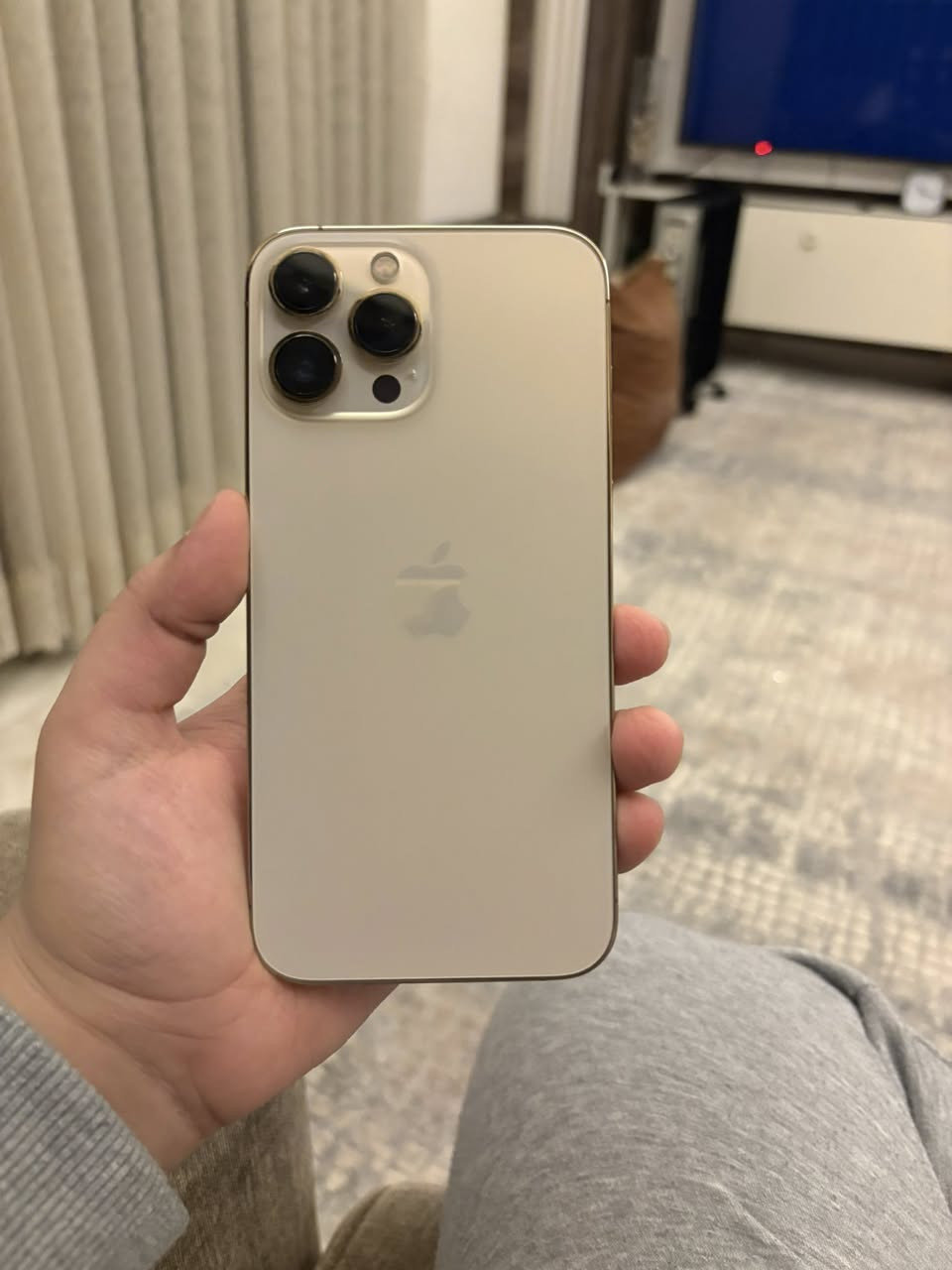 آيفون 13 برو ماكس اللون الذهبي 
ذاكرة 128 جيجابايت 
البطارية 82 
مابيه ولا شخطه نظيف 
مكاني كركوك 
ومحدث النظام الجديد 
السعر 690 قفل 🔒 
رقمي ***********
