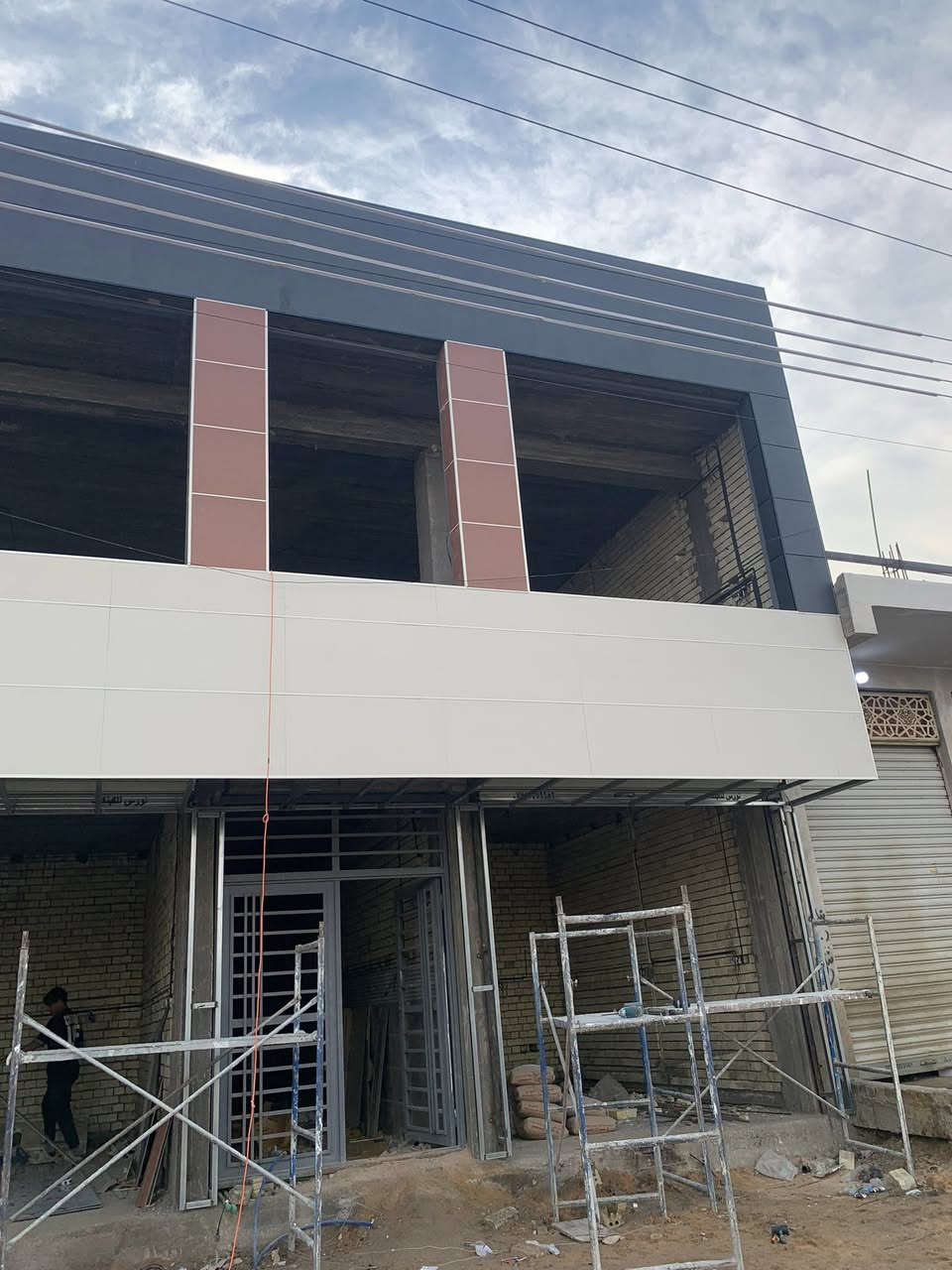 مستعدون ازالة كابون من واجهات البنايات ومجمعات الطبيه وباسعار تنافسية استبدالها بمواد غير قابله للاحتراق ومقبوله من دفاع المدني اتصال
***********
***********
