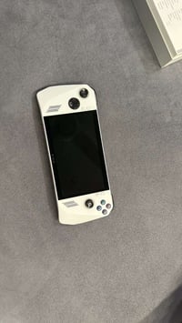 ROG Ally Z1 • نضافه ٩٩٪ • ملحقات كاملة