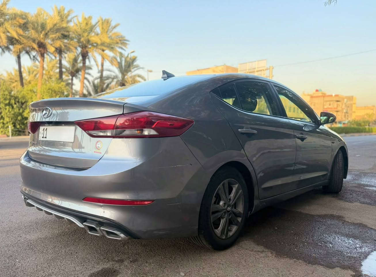 السلام عليكم النترا 2018 وارد امريكي كامل مواصفات 
 حادثها جاملغين الامامية نفسهن راجعات  وبنيد تبديل رقم بغداد مكانها مدينة الصدر .
السعر ١٢٠ وبيها مجال.
الاتصال.***********
