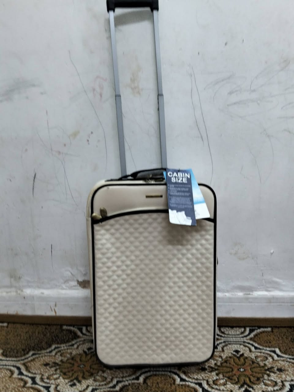 جنطه سفر كريمي أوف وايت جلد
تجننن حجم 20
سعر 25واصل الباب البيت


**إذا كنت صاحب هذا الإعلان وتريد حذفه لأي سبب، رجاءا أرسل رسالة إلى الدعم الفني**